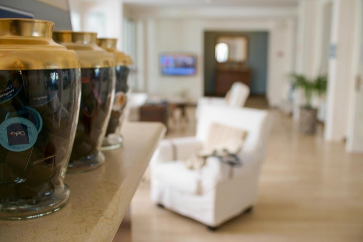 Hotel Ausonia Follonica Bagian luar foto