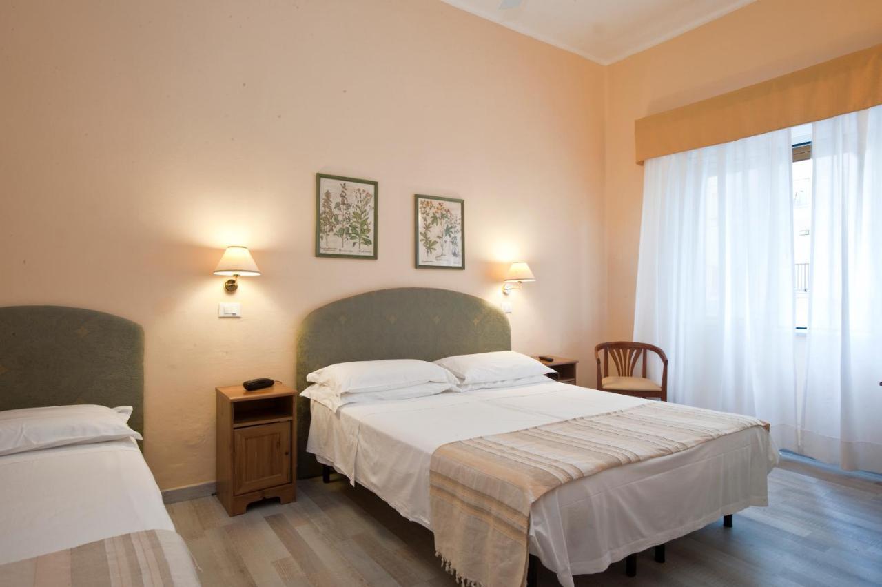 Hotel Ausonia Follonica Bagian luar foto