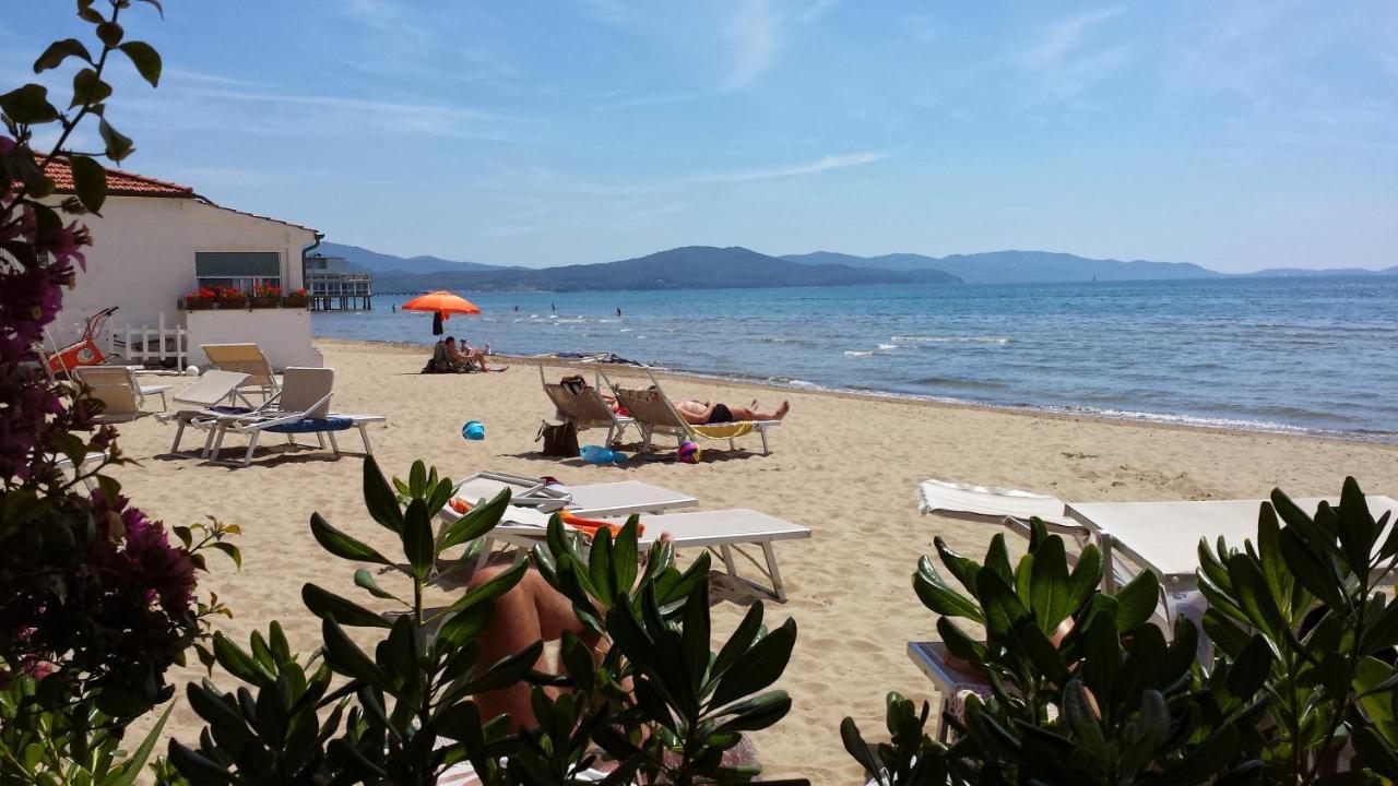 Hotel Ausonia Follonica Bagian luar foto