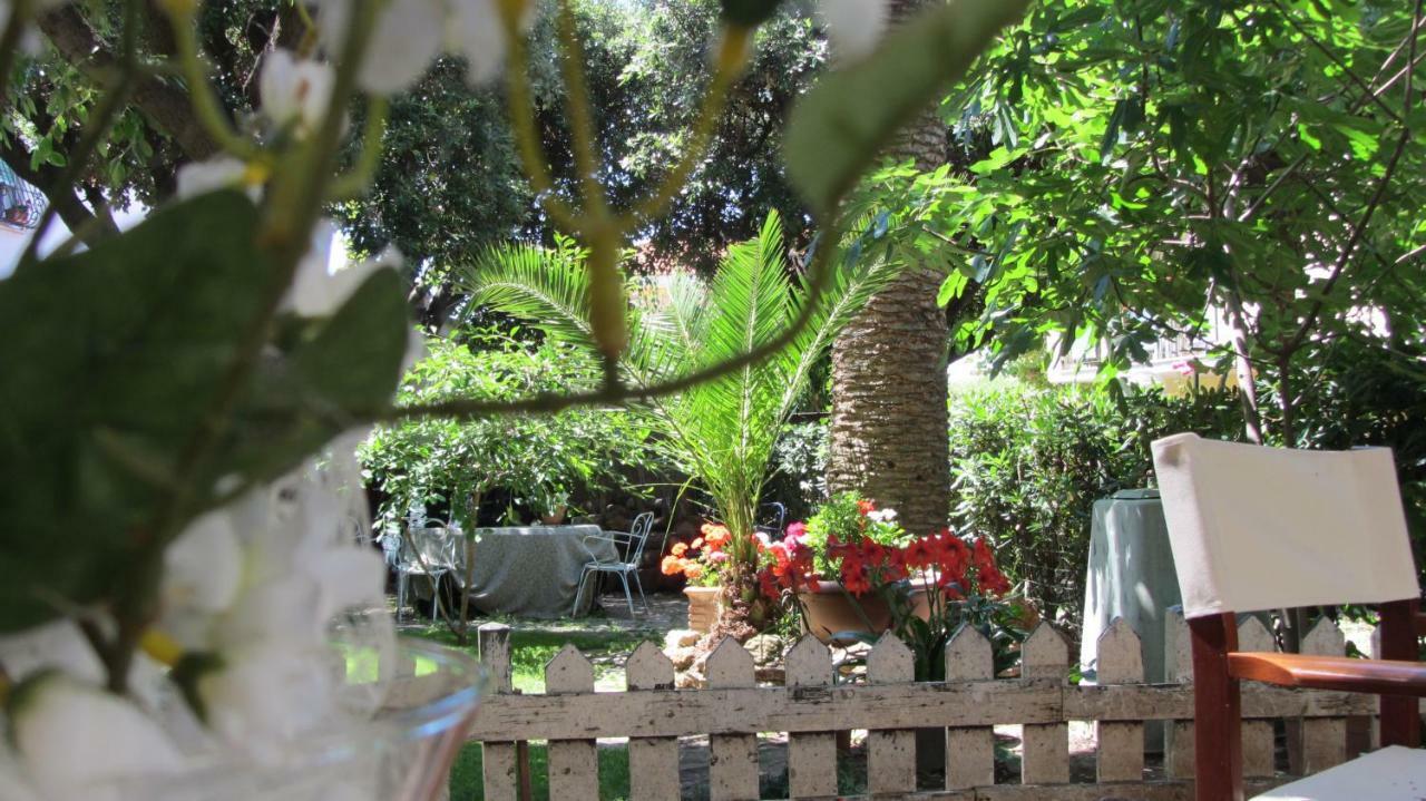 Hotel Ausonia Follonica Bagian luar foto