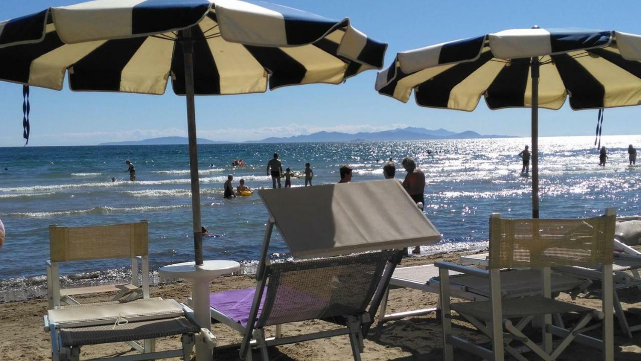Hotel Ausonia Follonica Bagian luar foto