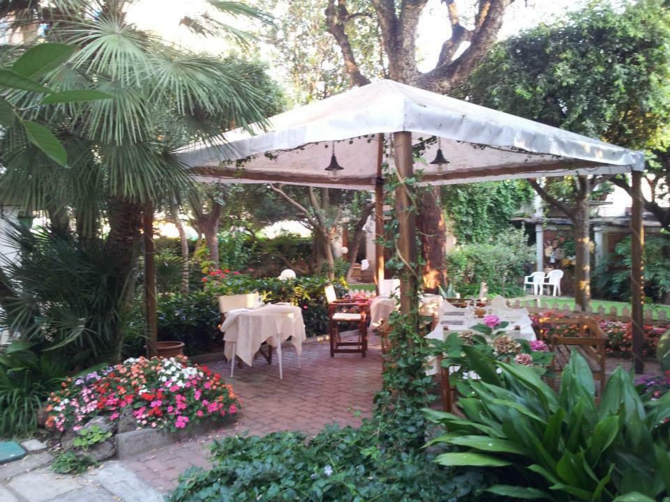 Hotel Ausonia Follonica Bagian luar foto